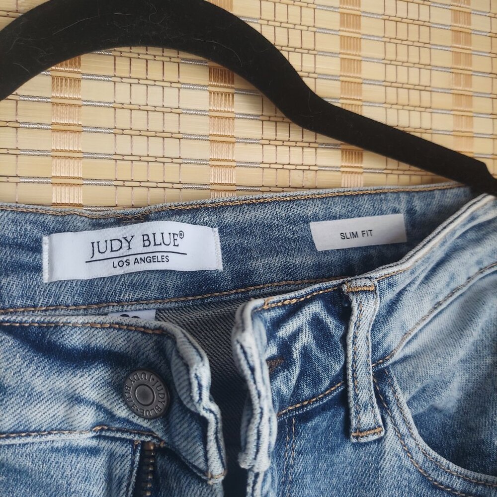 Judy Blue Slim Fit Dionne High Rise Jean Size 29 / 8 Light Indigo - Picture 2 of 5
